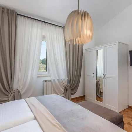 Gostinjska kuća Porto 3*
